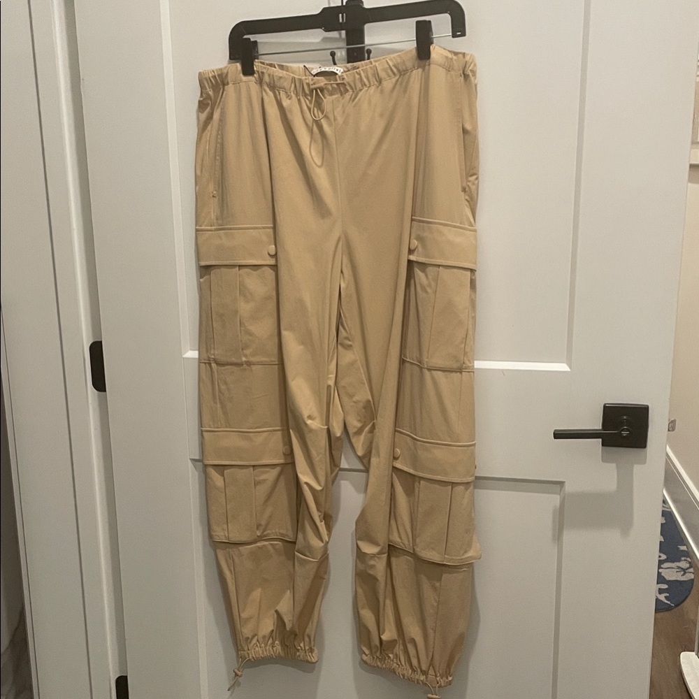 NWT Alice + Olivia Almond parachute pants size 14